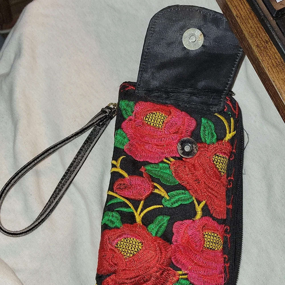 Embroidered Wallet - Picture 2 of 4